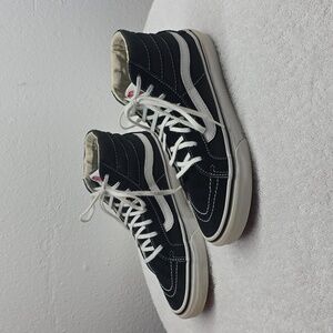 Vans White Skateboard Sneakers Black Classic Mens 7- Womens 8.5 Distressed Guc